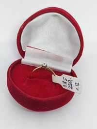 Złoty pierścionek 14 karat, 0,85 gram, r. 12, Komis Krosno Betleja
