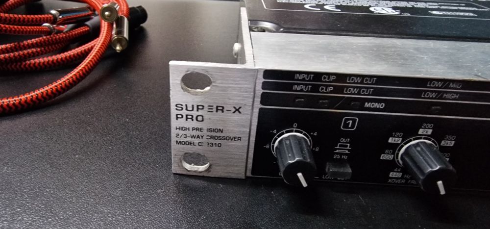Behringer super-x Pro cx 2310