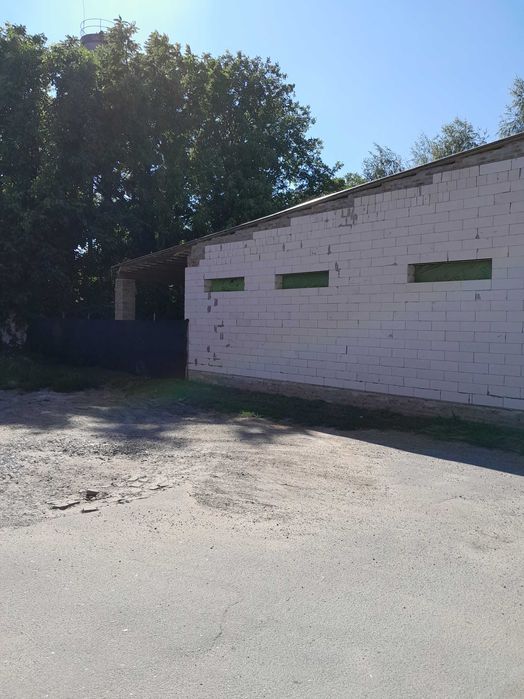 Продам не добудоване приміщення в центрі м. Заводське