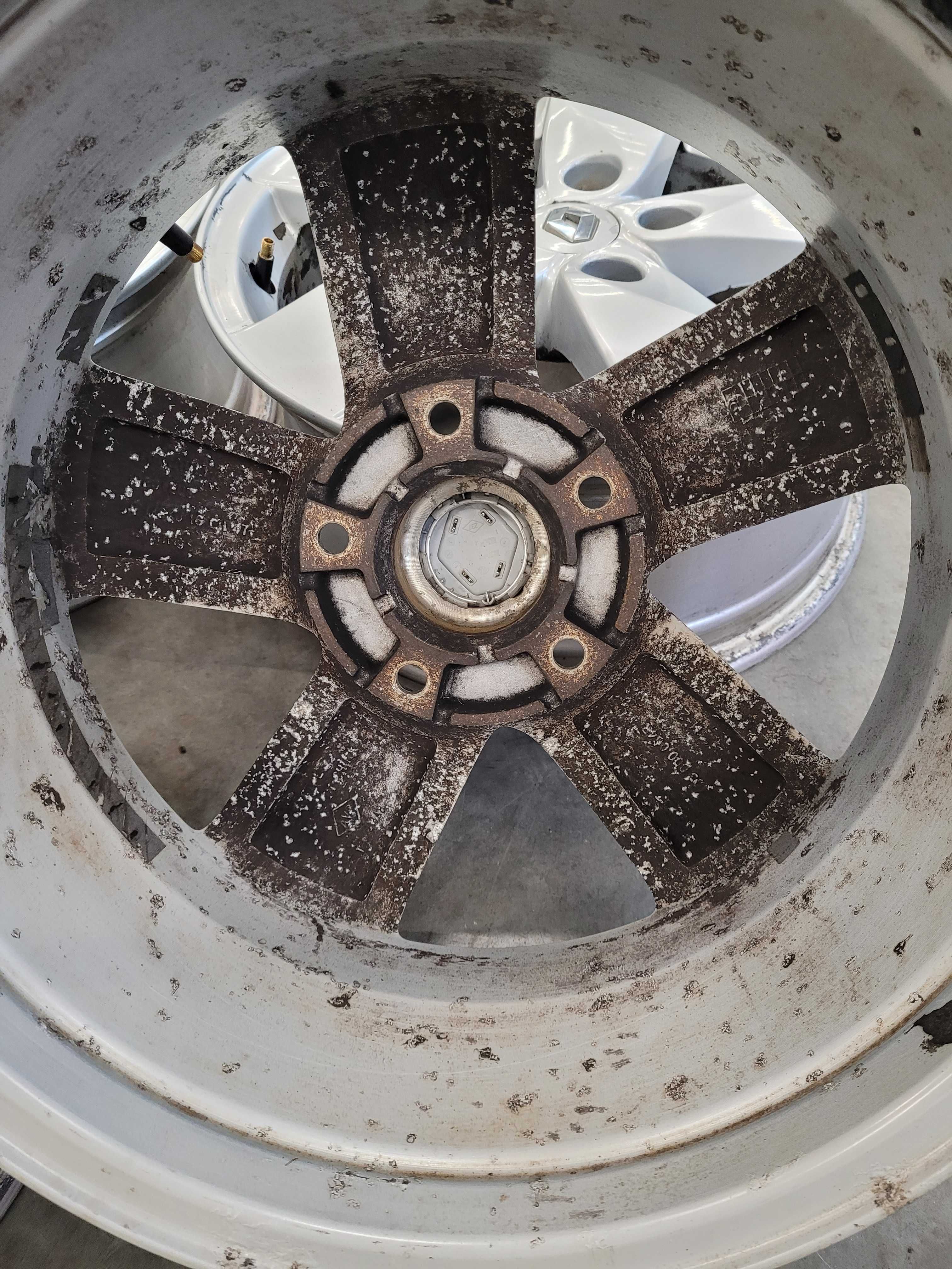 felgi aluminiowe r 16 renault 5 x 114,3