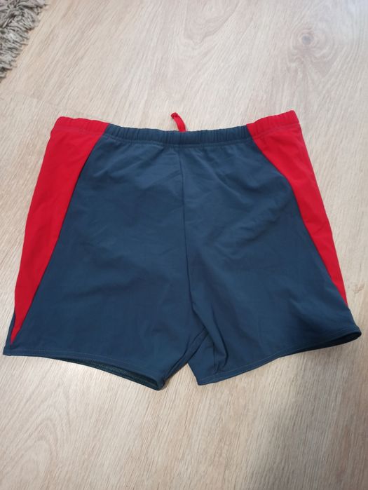 Szorty kąpielowe, kąpielówki.