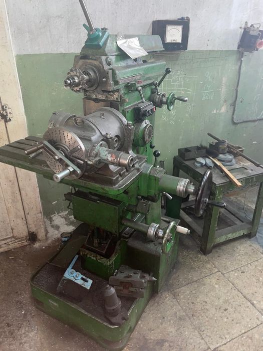 Фрезерні інструментальні верстати: 6720ВФ2; 676П;  6М76П