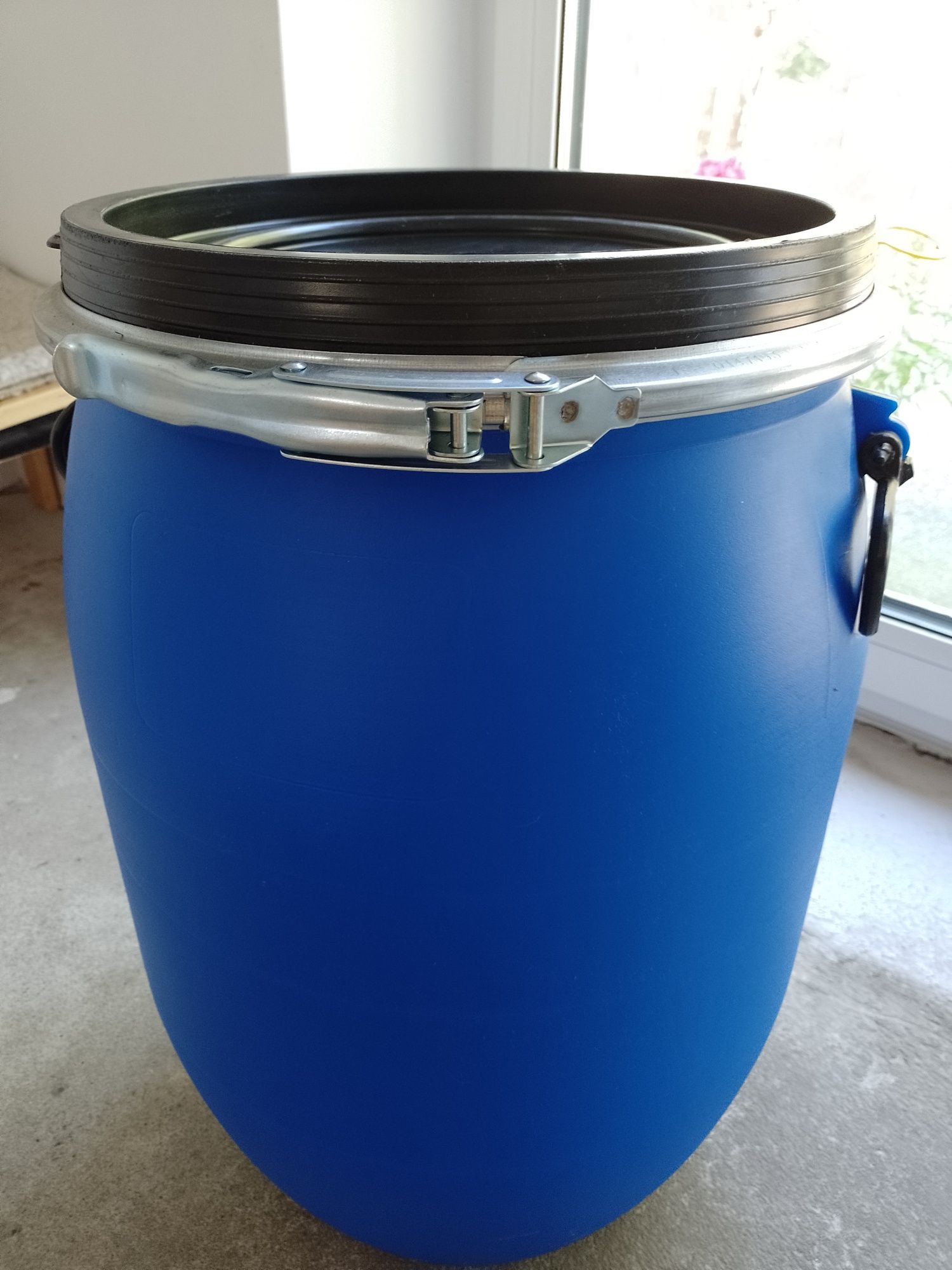 Beczka nowa 60l.plastikowa KDF