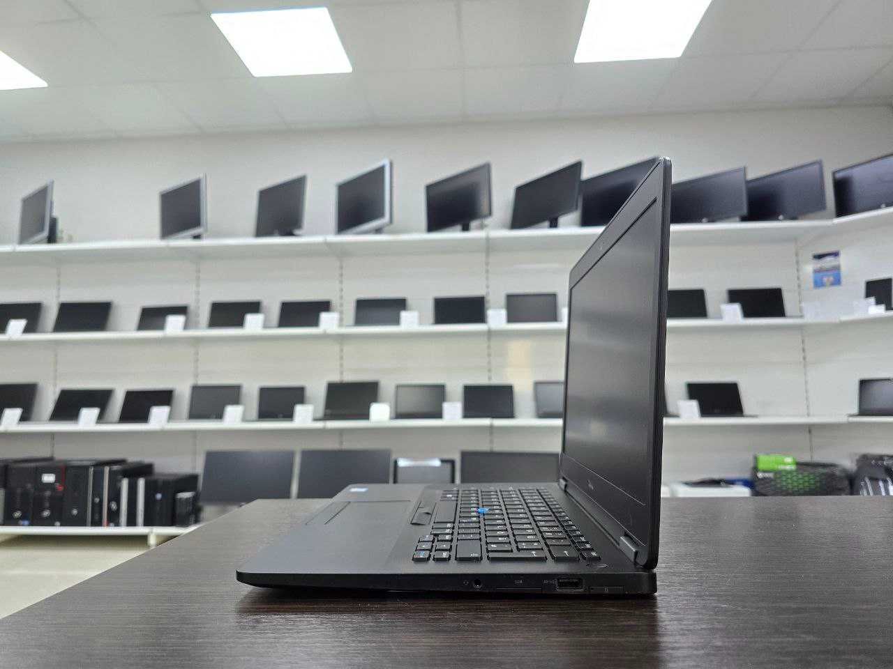 Компактний ноутбук Dell Latitude E7470 FHD (i5-6300U/8/128SSD)