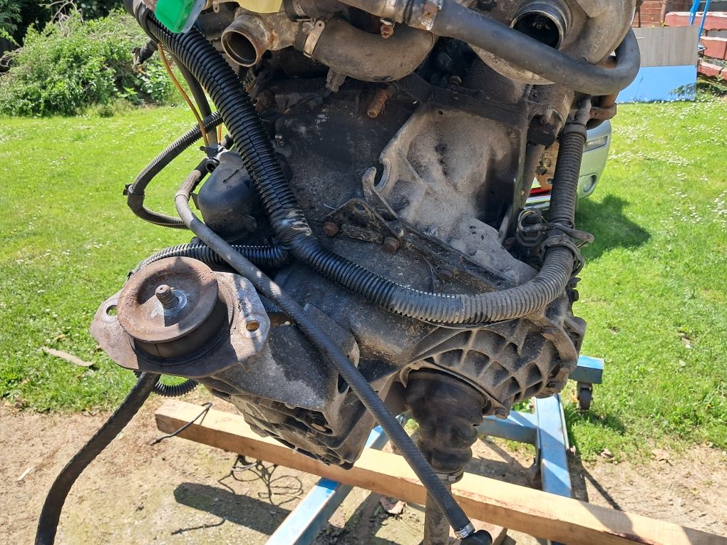 Renault master 2.8 dti  2.5 dci maska zderzaki silnik