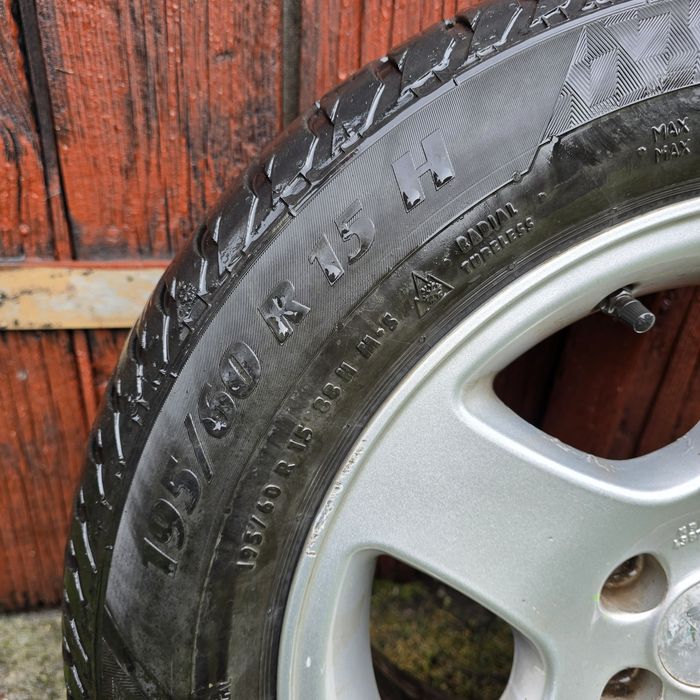 Felgi aluminiowe 15 z oponami 4sztuki