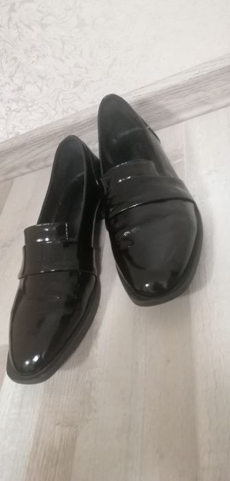 Продам жіночі лофери