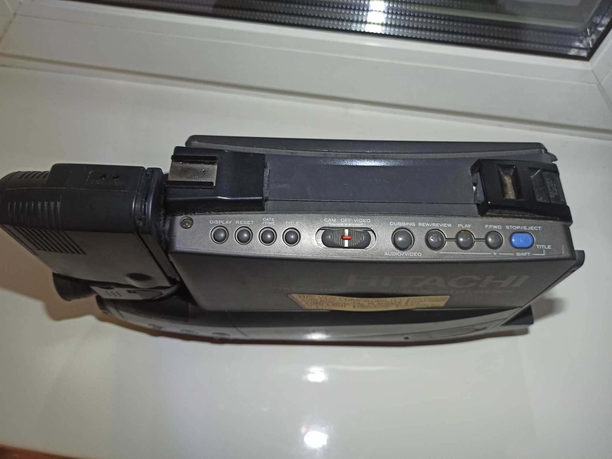 Велика відеокамера HITACHI VM-7380E для касет VHS привезена з японії