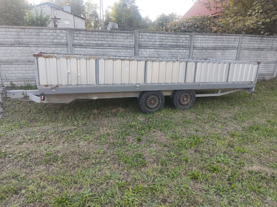 Przyczepa samochodowa