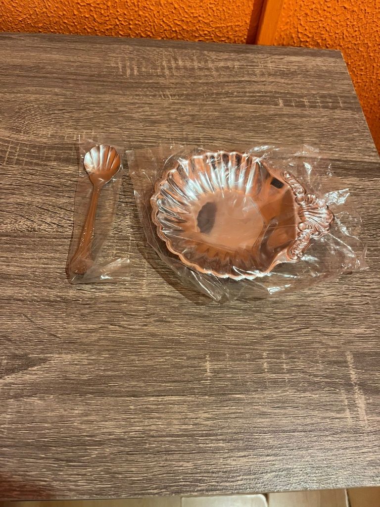 Conjunto de prato e colher