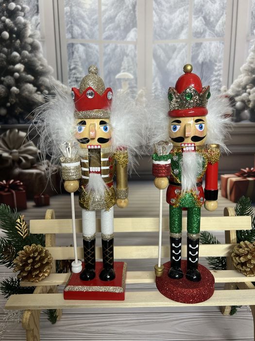 Лускунчик , олені, новорічні декоративні іграшки