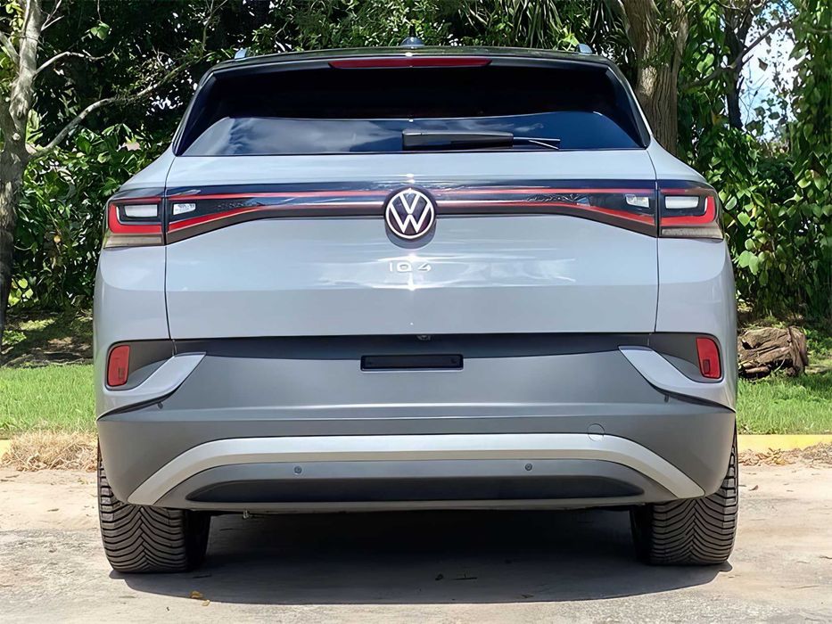 Volkswagen ID.4      2022