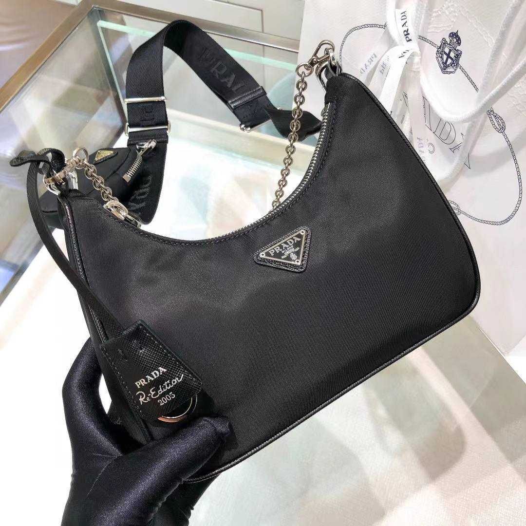 Сумка Prada Nylon Bag Re-Edition