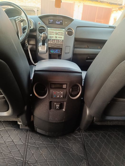 2011 HONDA PILOT 4X4 8 osób lpg