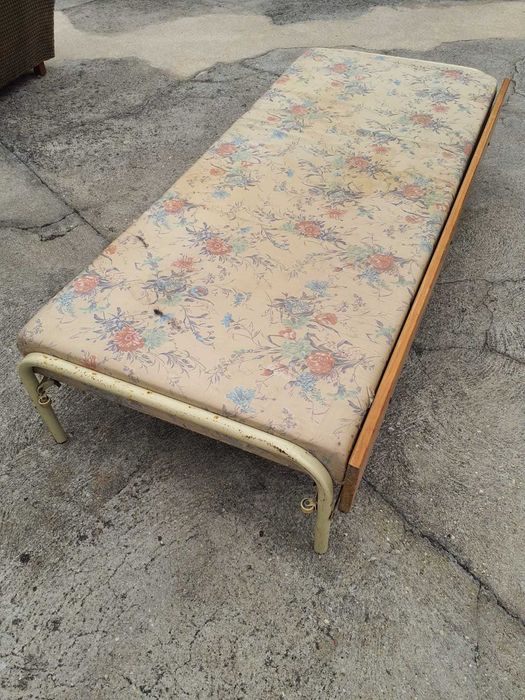 Vendo cama de 1 pessoa