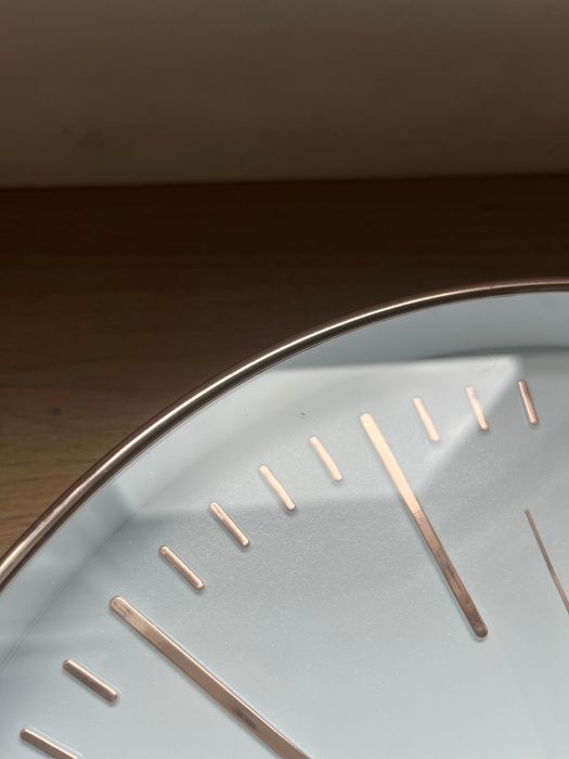 Zegar ścienny złoty miedź