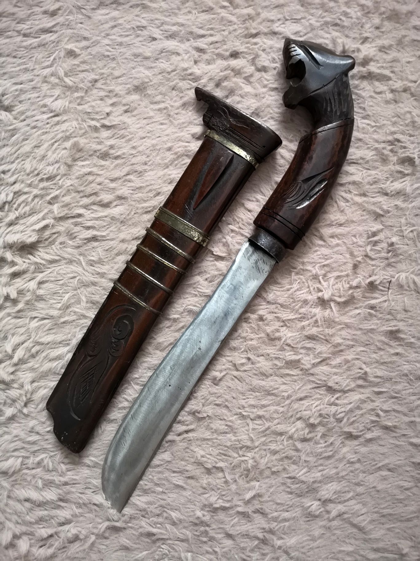 Maczeta nóż rzeźbiony rękodzieło z Borneo