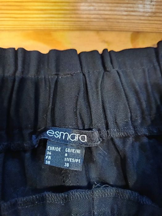 Czarne eleganckie spodnie marki esmara rozm 36