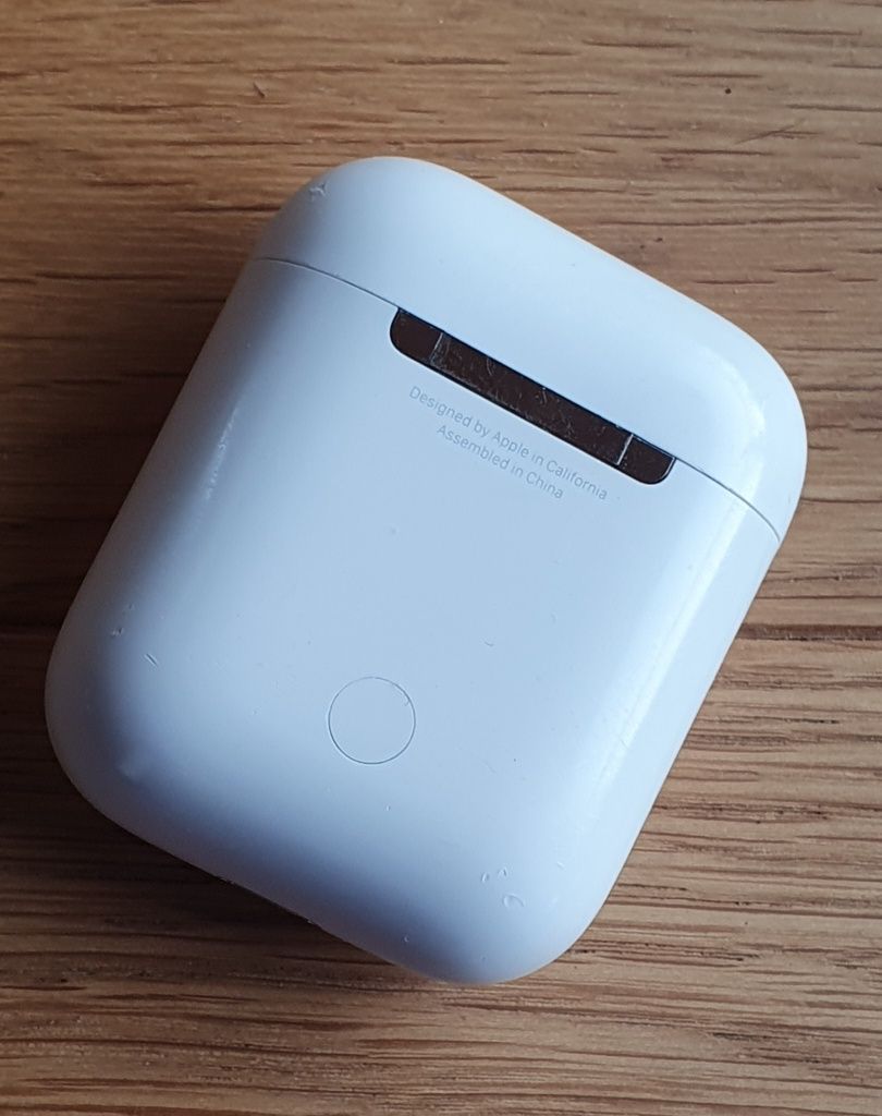 Apple AirPods Gen 2 A1602 (EMC2862) ładowarka case  etui ładujące
do n