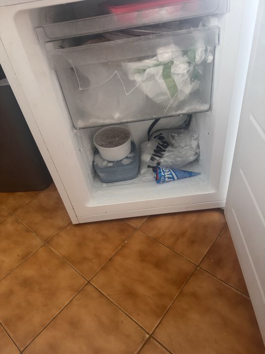 Vendo este frigorifico que esta a funciona perfeitamente