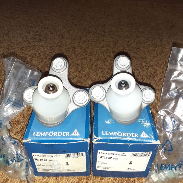 Шарова номер 26772 02 . 2677302