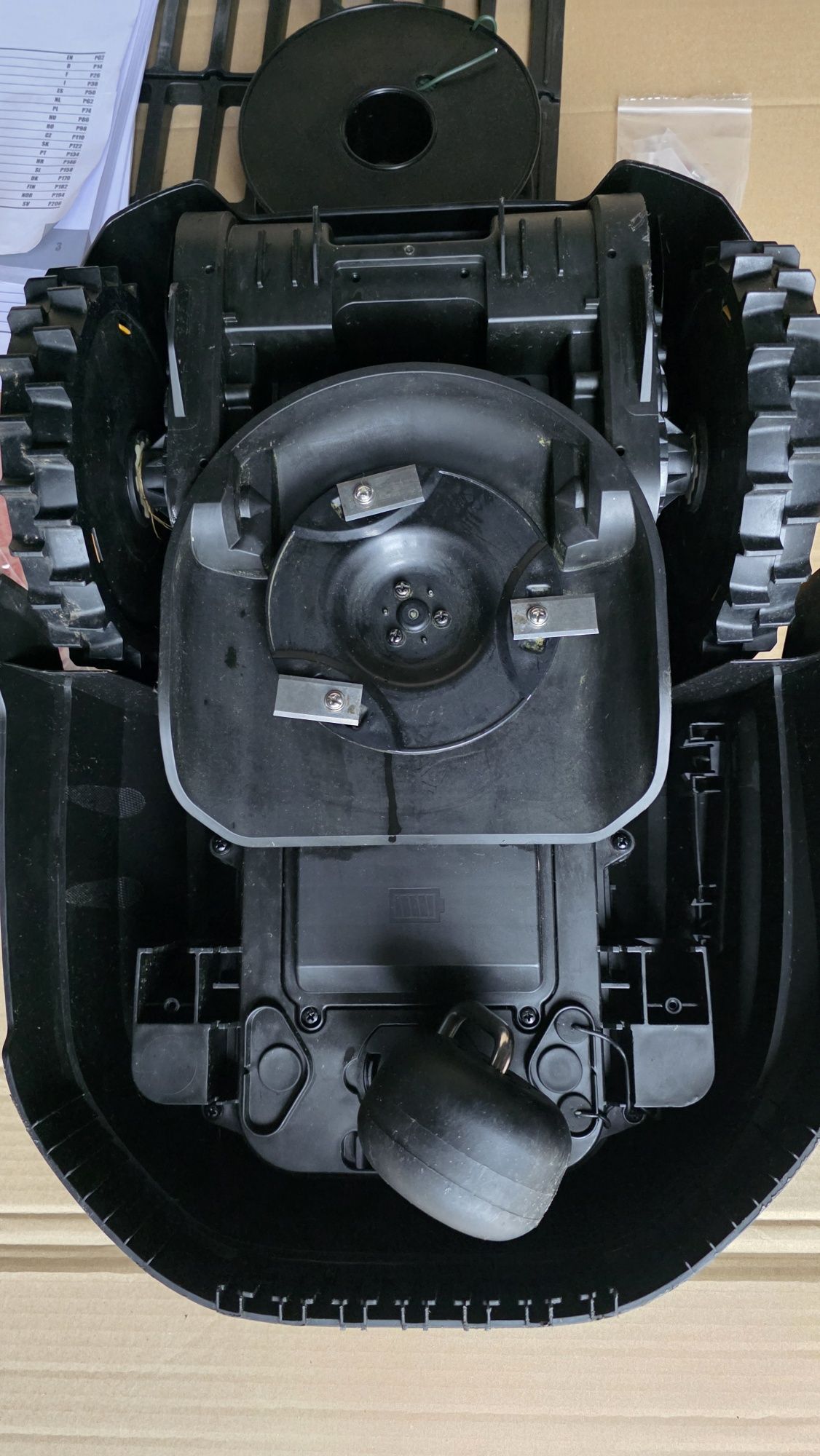 LANDXCAPE Robot koszący LX799 do 300 m