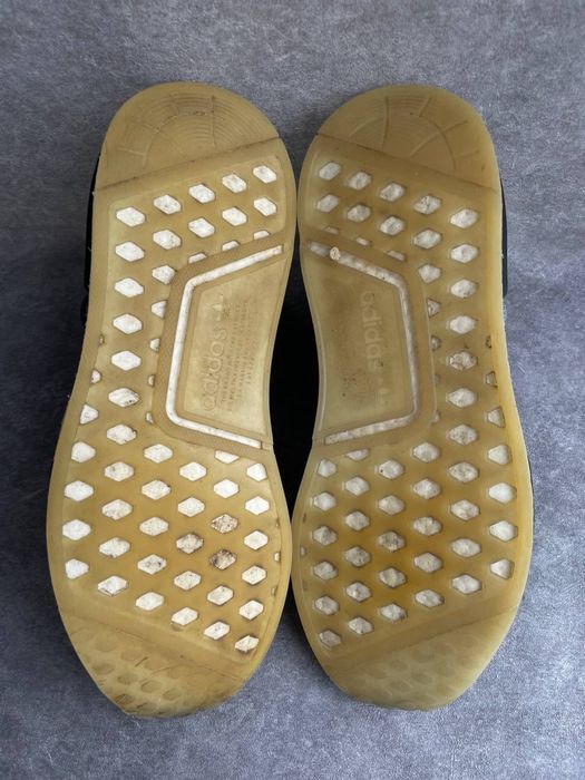 Мужские кроссовки на бусте Adidas NMD R1 V2