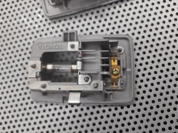 Plafonier frente TOYOTA Prius Hatchback (_W2_)