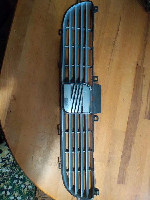 Решітка радіатора Сеат Толедо