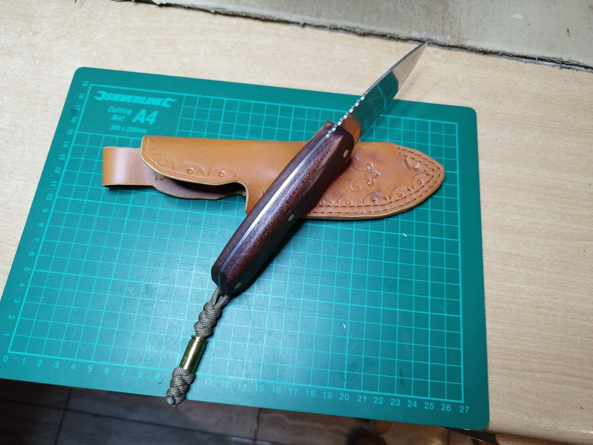 Nóż custom bushcraft ręcznie robiony