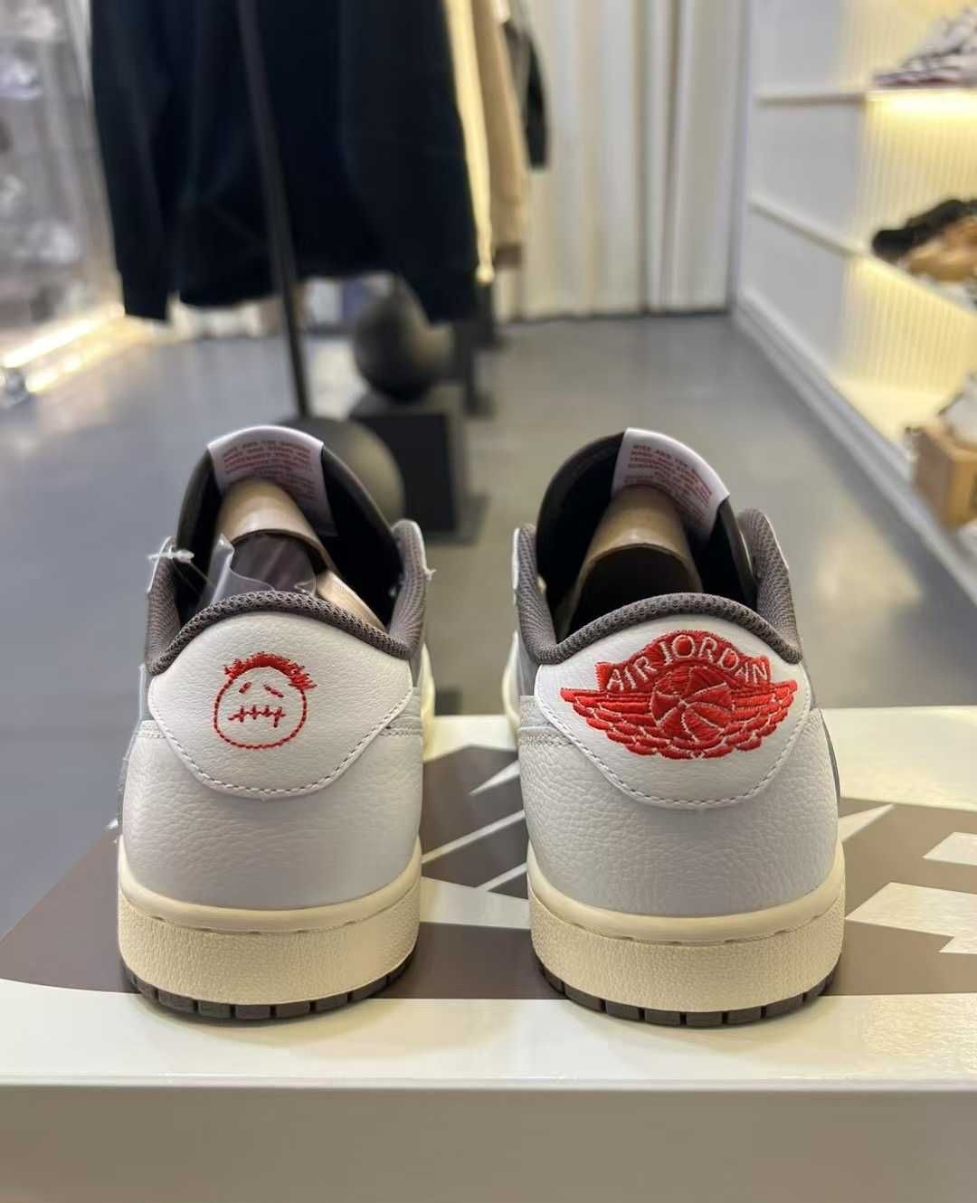 Buty Nike Retro Low OG SP r40 / jordan 1 / Reverse / Travis Scott