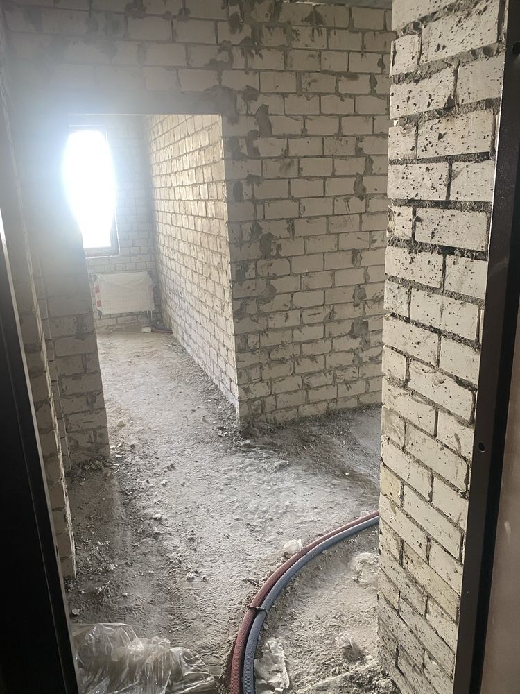 Продам 2-х кімнатну квартиру 52,3 м2 в новобудові, вул. Миру 43.