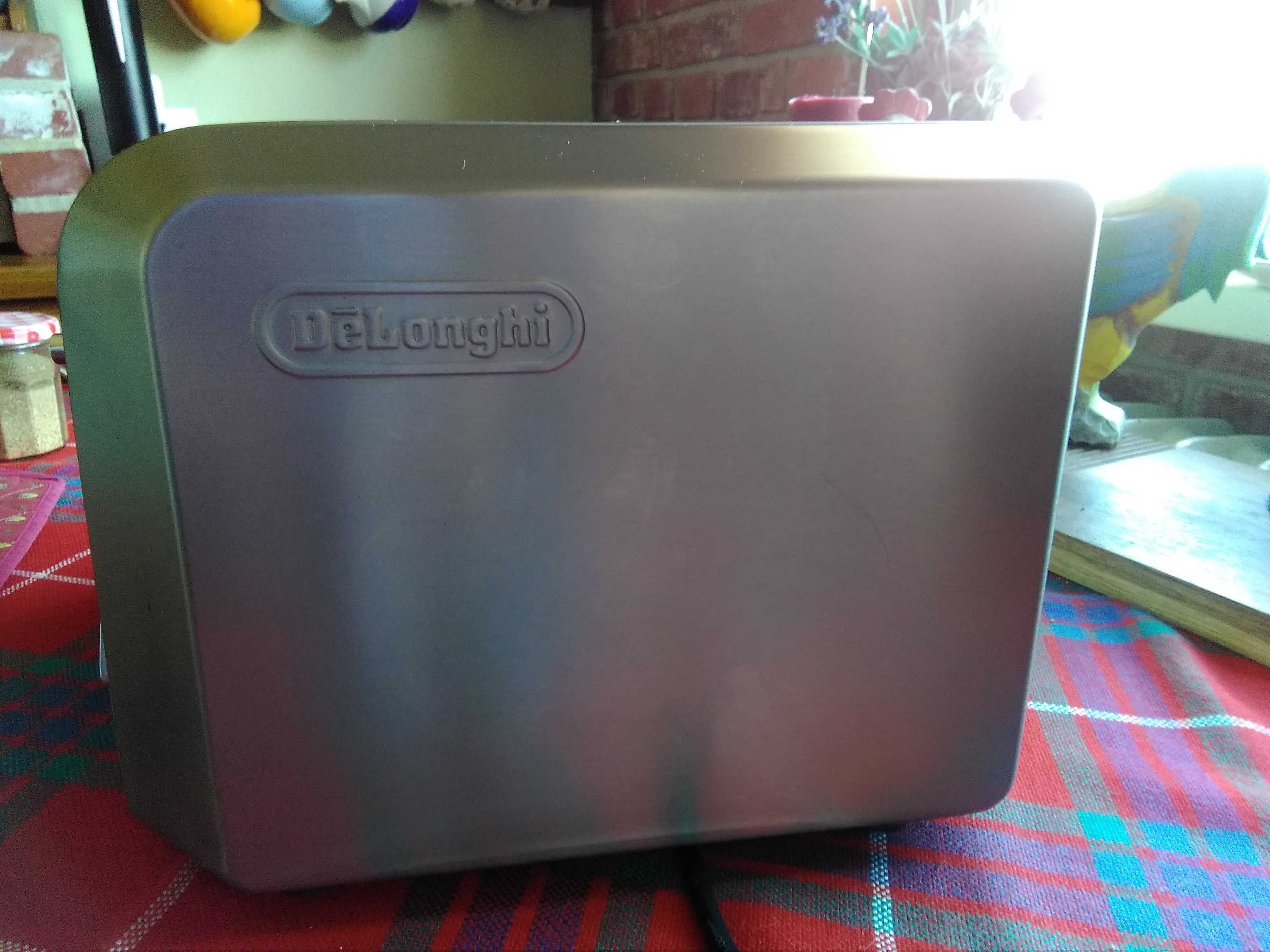 DeLonghi toster CTH 4023