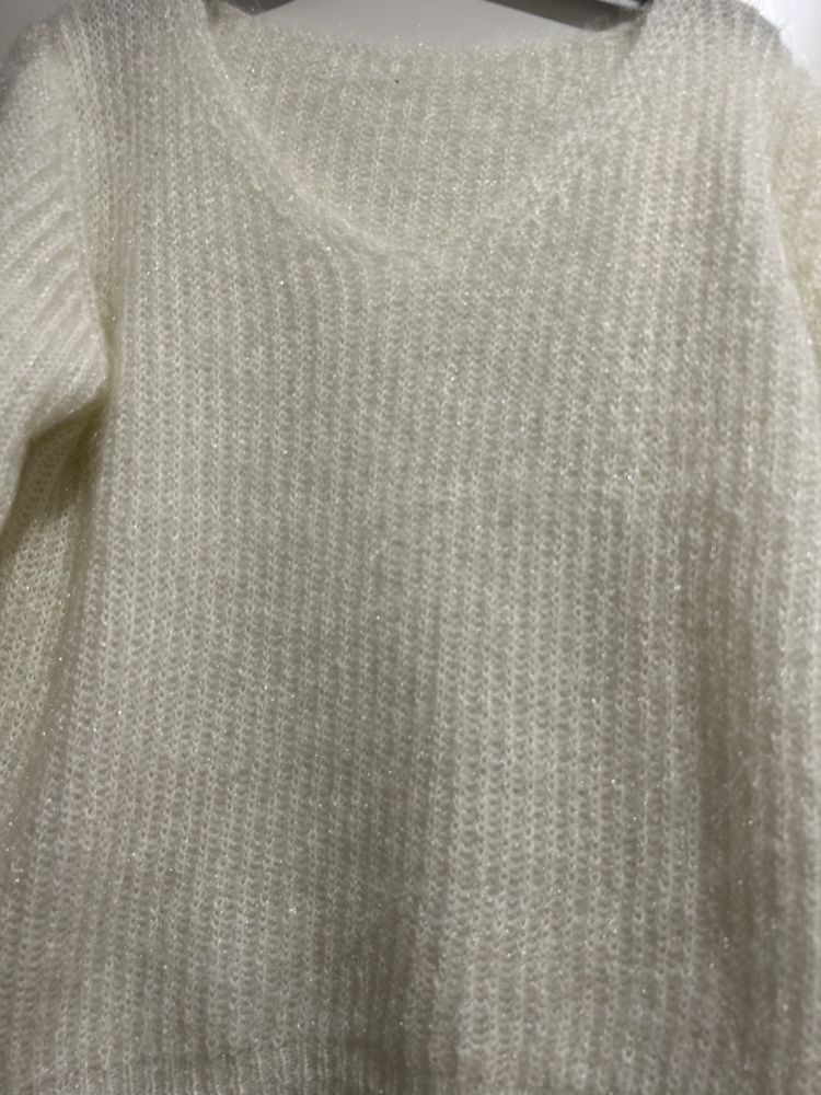 Camisola de lã cor branca