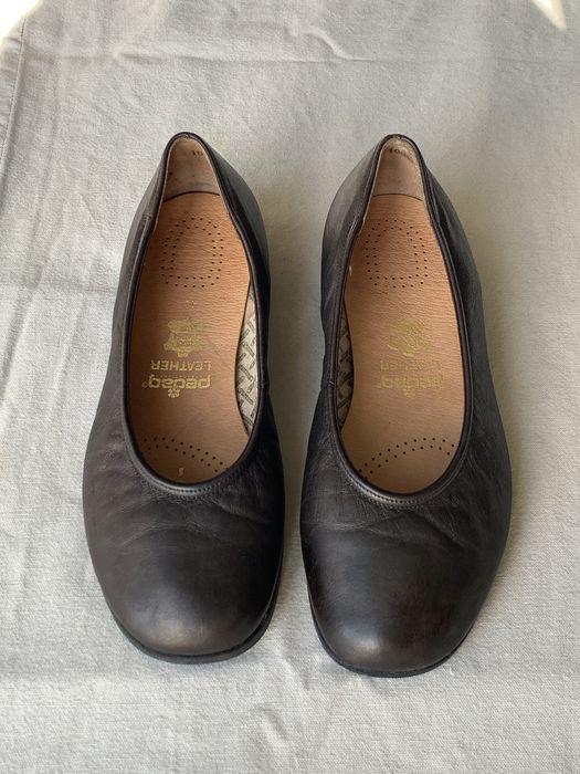 Балетки шкіряні на невеликому каблуку