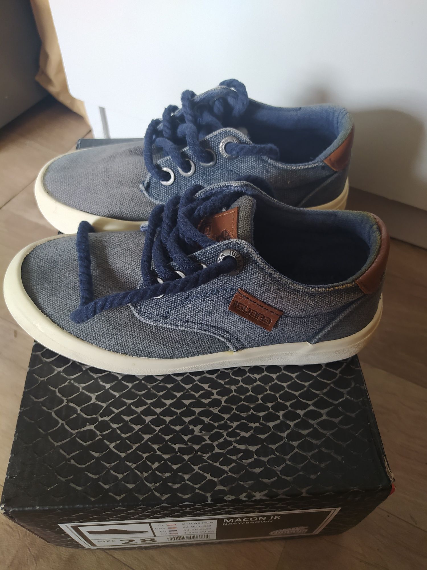 Buty chłopięce 28