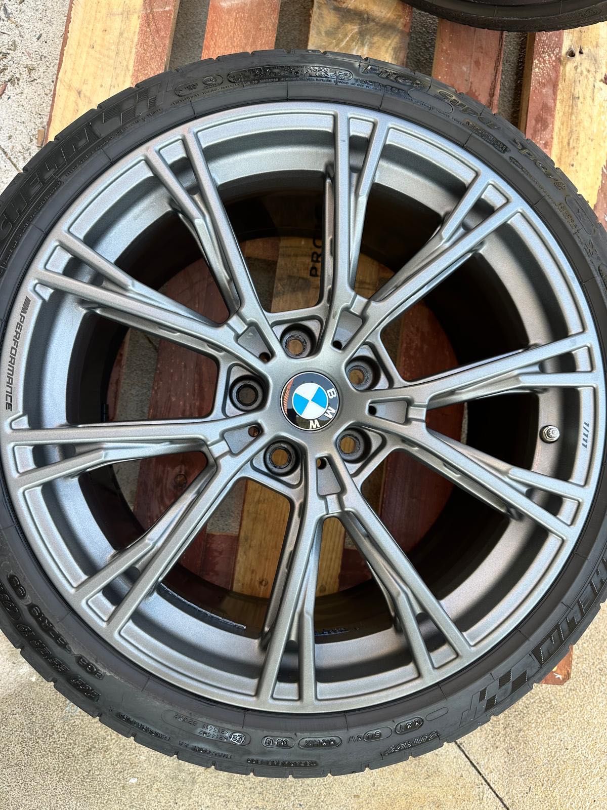 Jantes BMW M2 Edição Limitada 1/111M com pneus