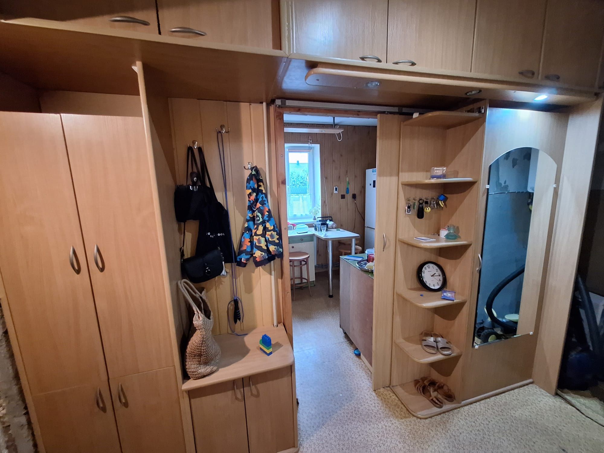 Meble do przedpokoju , na działkę czy garazu