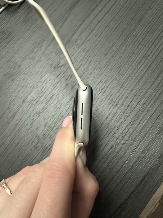 Продаю Apple Watch SE 1