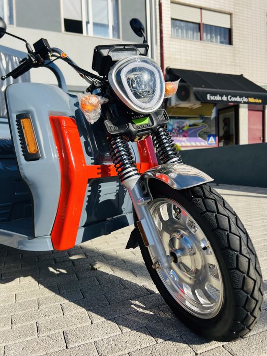 Triciclo elétrico