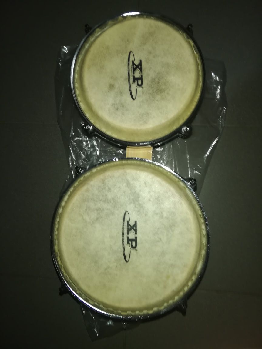 Bongos em pele novos