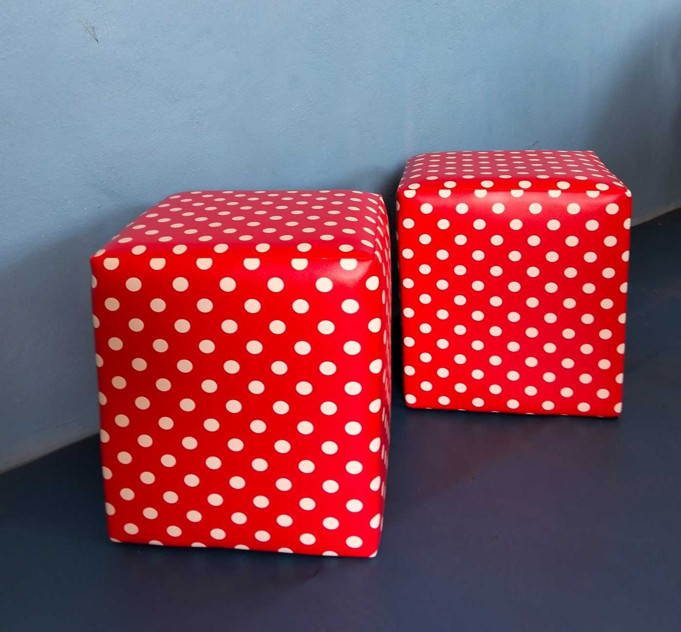 Pufes Interiores Red