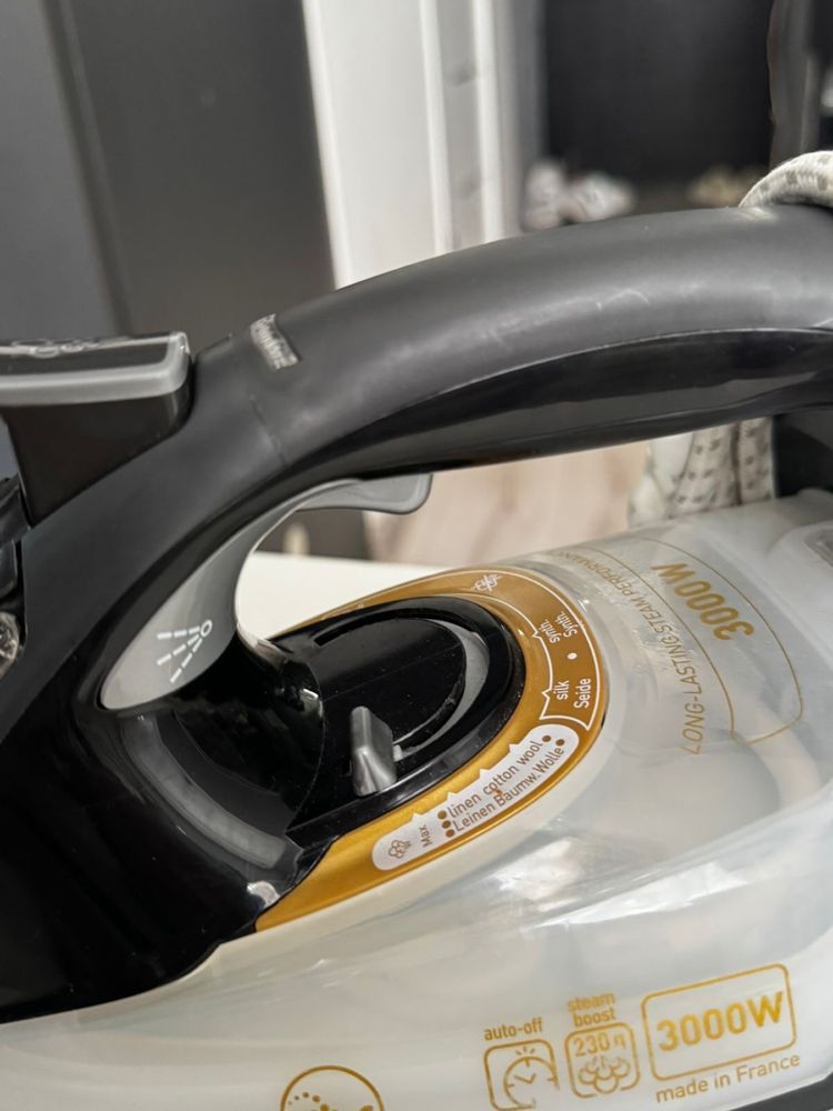 Праска Tefal + прасувальна дошка в подарунок