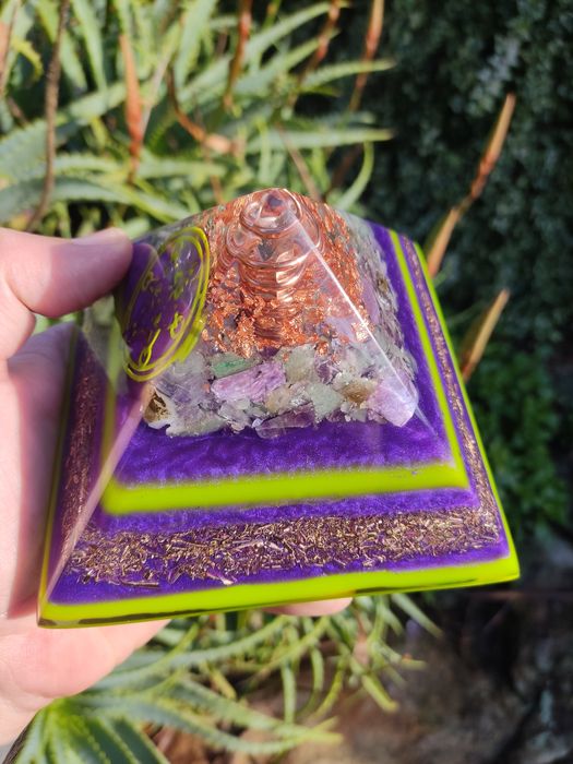 Pirâmide Orginite Orbitart