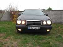 Mercedes-Benz E320