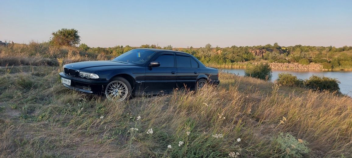 Продам BMW e38 735i