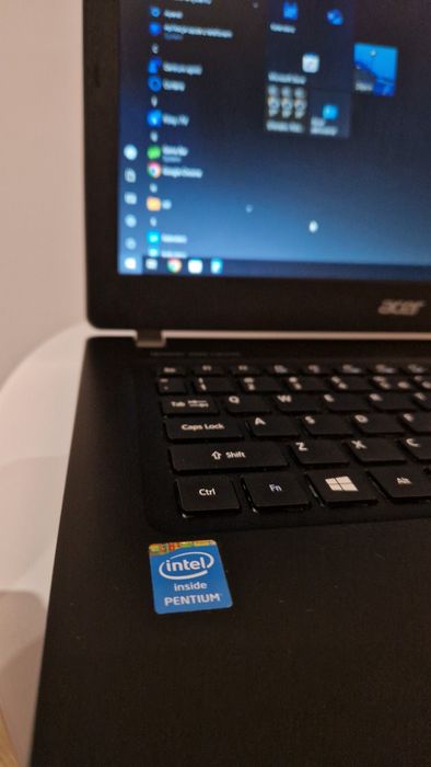 Acer Aspire V3-331 SSD, 12GB RAM, Windows 10, stan bardzo dobry