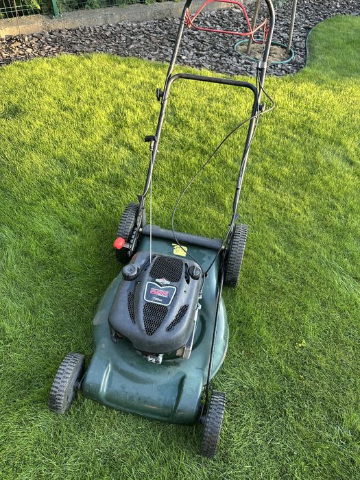 Самохідна газонокосарка Briggs & Stratton