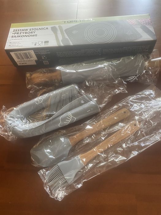 Zestaw kuchenny  sylikonowa stolinica przybory