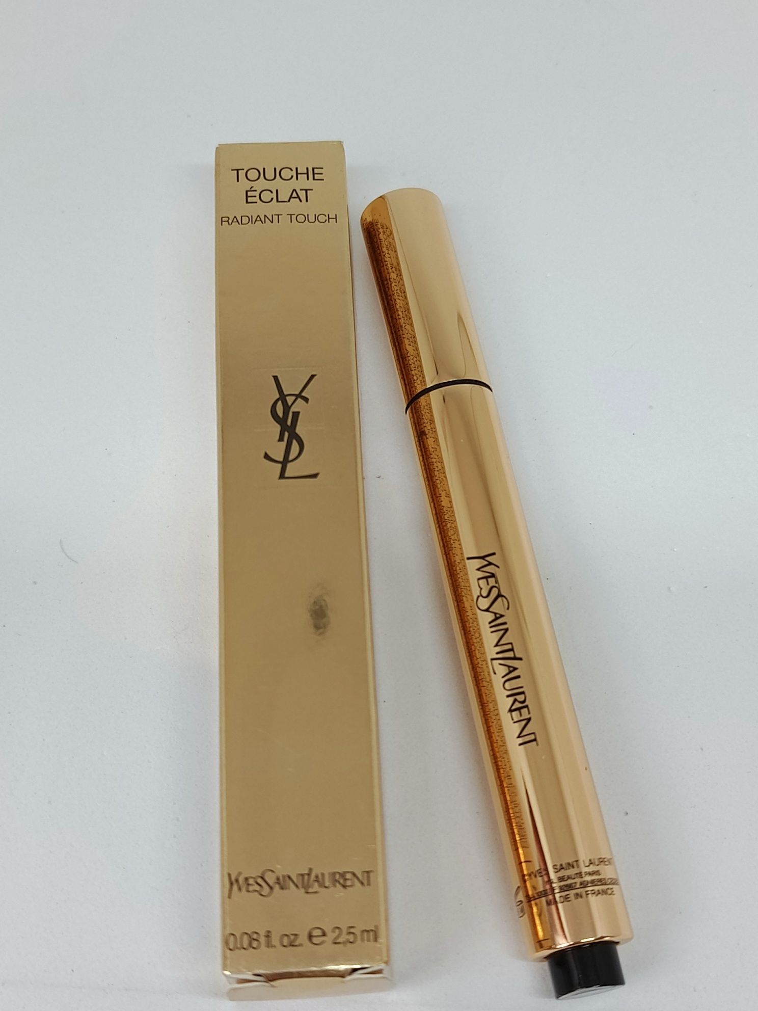 YSL Touche Éclat 1.5 – rozświetlający korektor na twarz